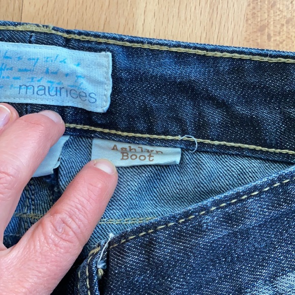 Maurices Ashlyn Boot jeans size 5/6 long - Picture 3 of 4